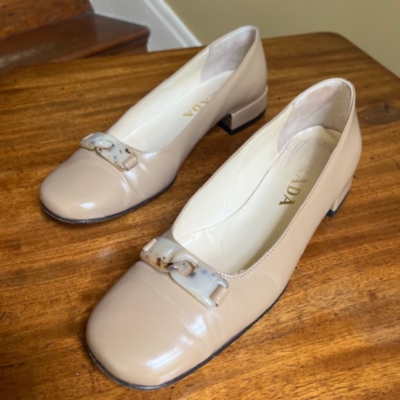 Prada slip on flats - Picture 2 of 7